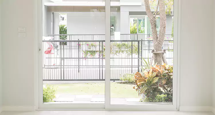 Balcony Screen Door Repair in Margate, FL