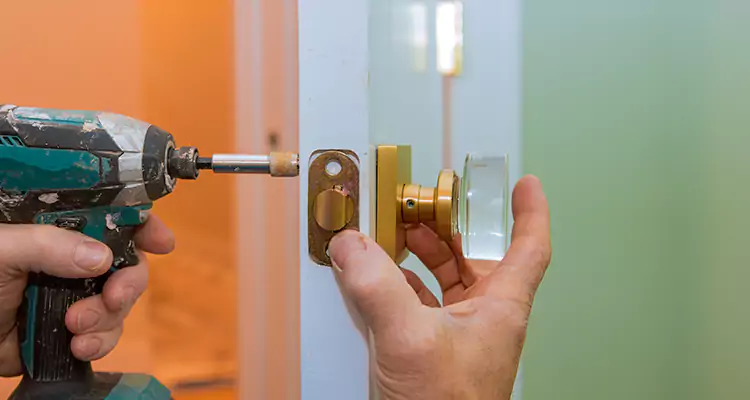 Broken Door Knob Fix in Margate, FL