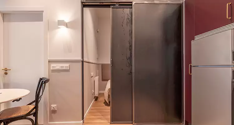 We Fix Closet Sliding Door in Margate, FL 