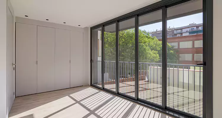 Fix Sliding Screen Door Track in Margate, FL